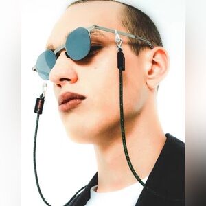 Topologie glasses strap - black